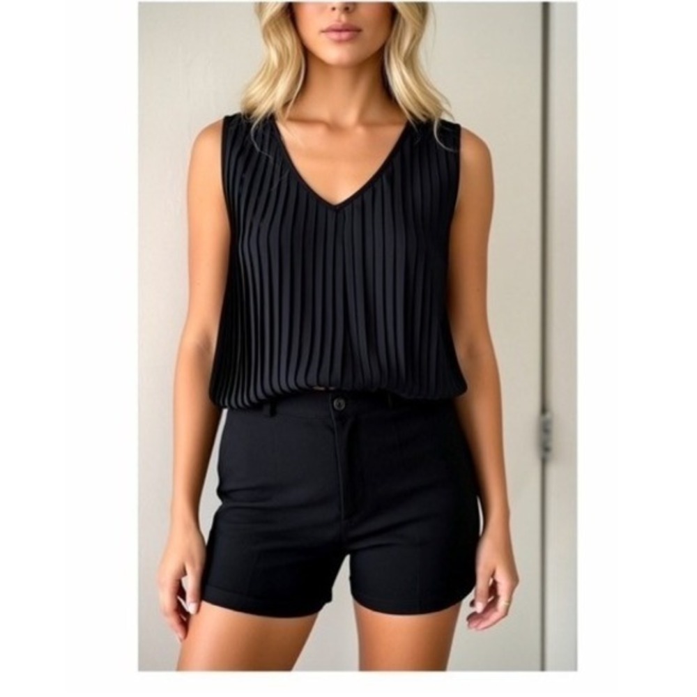 Michael Kors Womens Blouse Shirt Pleated Front Sleeveless CORE OF KORS Black M